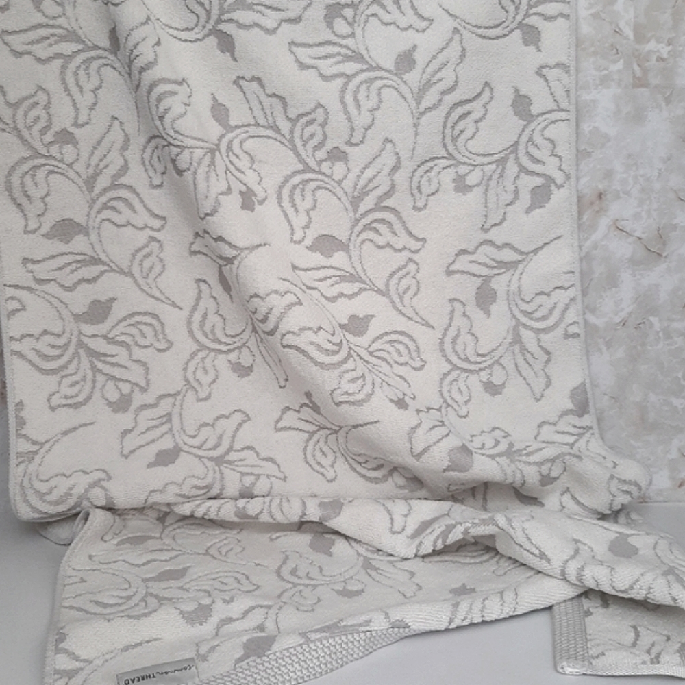 Common Thread Bath Towel